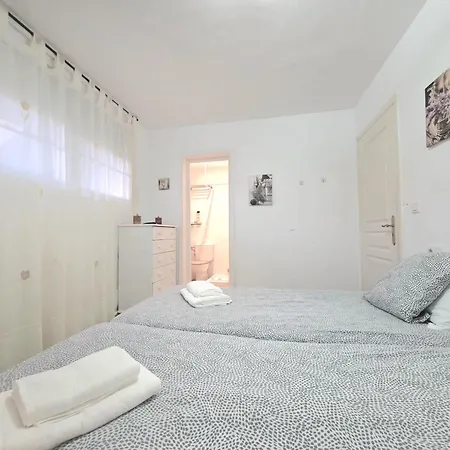 Caleta Апартаменты