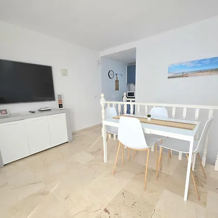 Caleta Апартаменты *